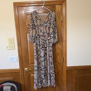 Jodifl Floral Tie-Waist Maxi Dress in Beige